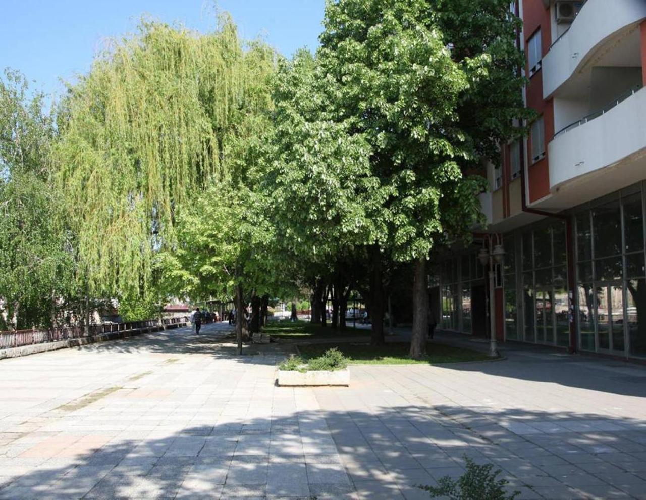 65 Square Meters Designer Apartment In Heart Of City - River View ! Park For Free นิส ภายนอก รูปภาพ