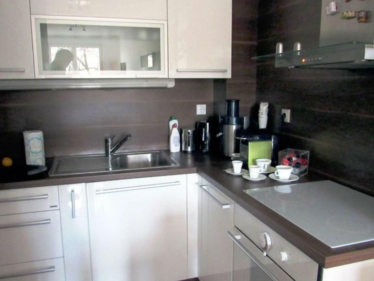 65 Square Meters Designer Apartment In Heart Of City - River View ! Park For Free นิส ภายนอก รูปภาพ