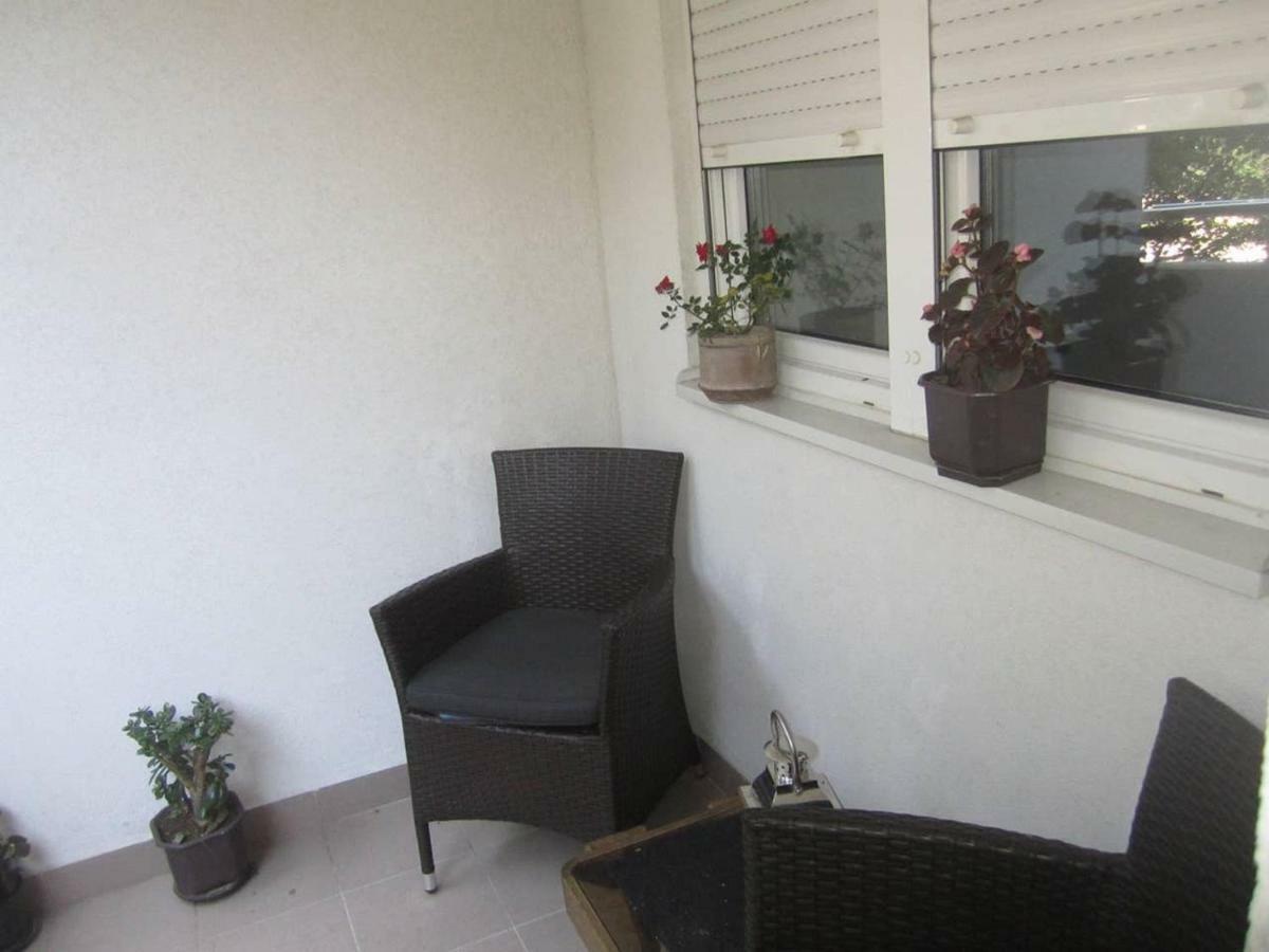 65 Square Meters Designer Apartment In Heart Of City - River View ! Park For Free นิส ภายนอก รูปภาพ