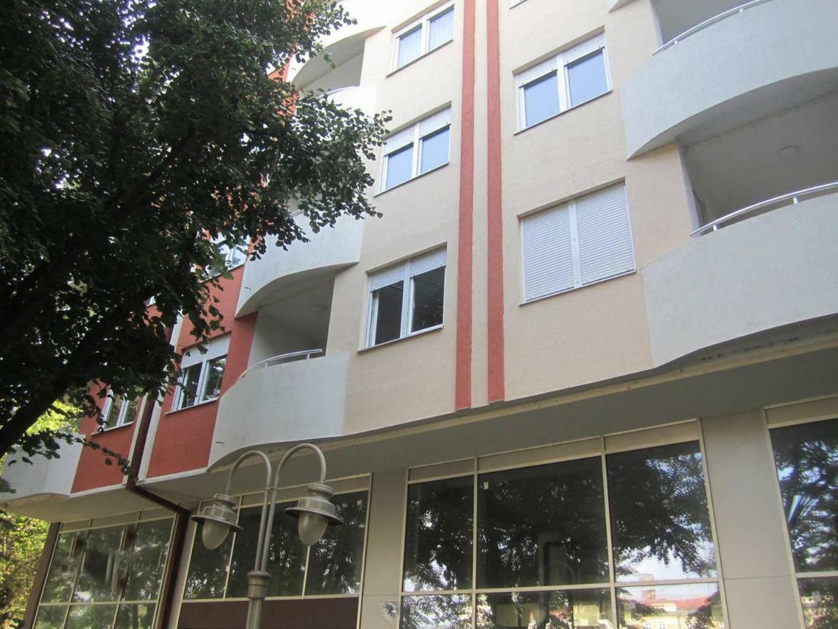 65 Square Meters Designer Apartment In Heart Of City - River View ! Park For Free นิส ภายนอก รูปภาพ