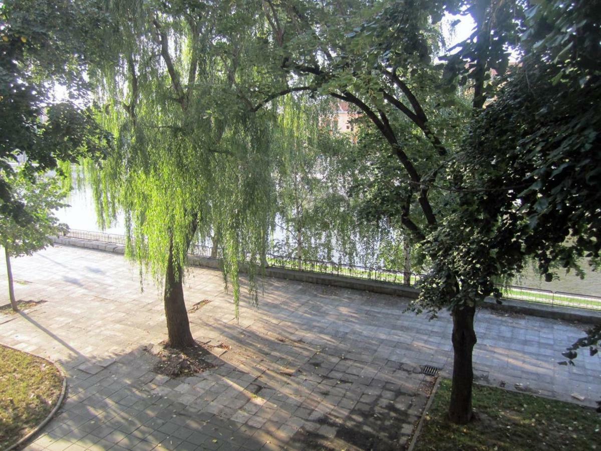 65 Square Meters Designer Apartment In Heart Of City - River View ! Park For Free นิส ภายนอก รูปภาพ