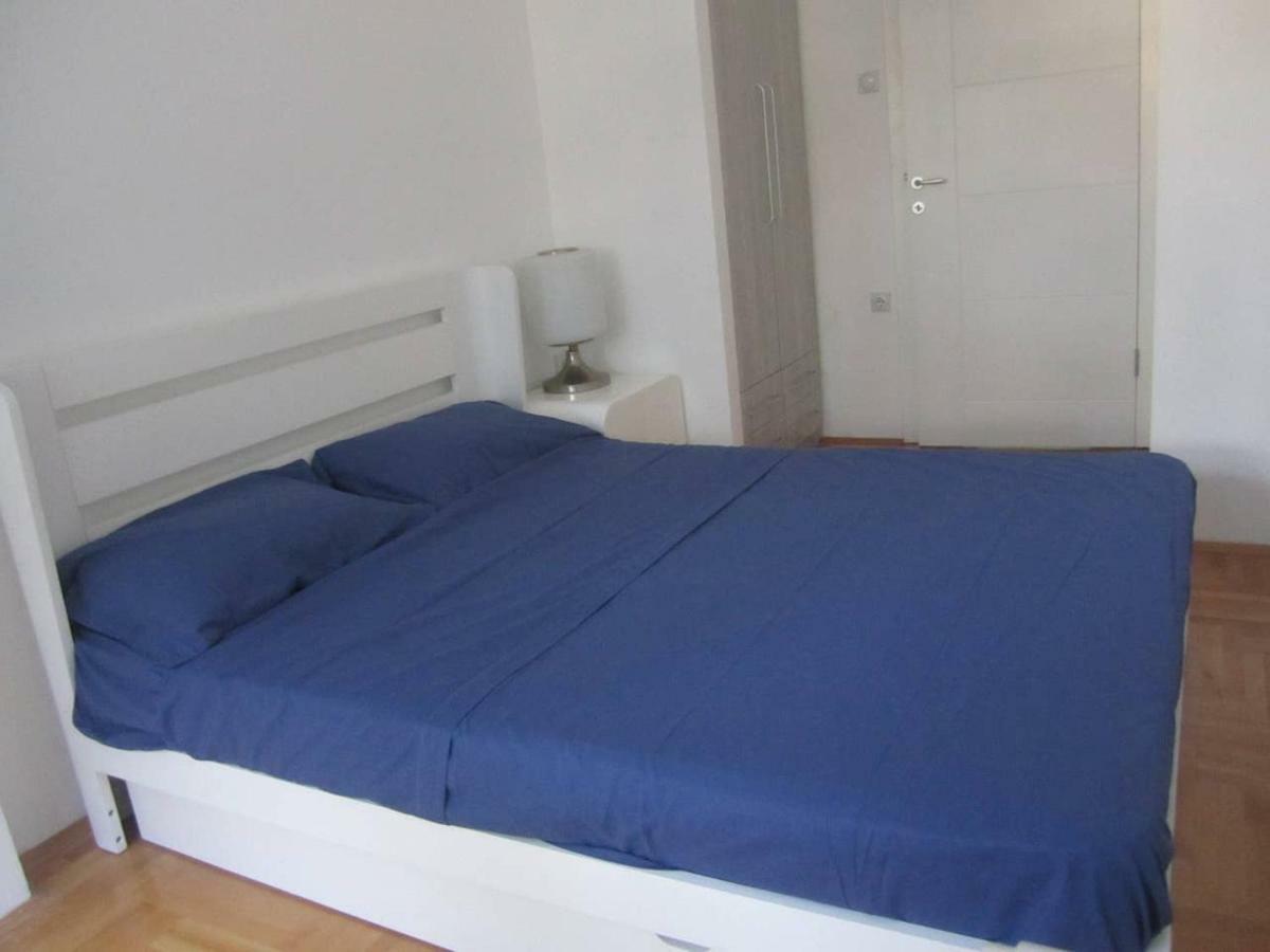 65 Square Meters Designer Apartment In Heart Of City - River View ! Park For Free นิส ภายนอก รูปภาพ