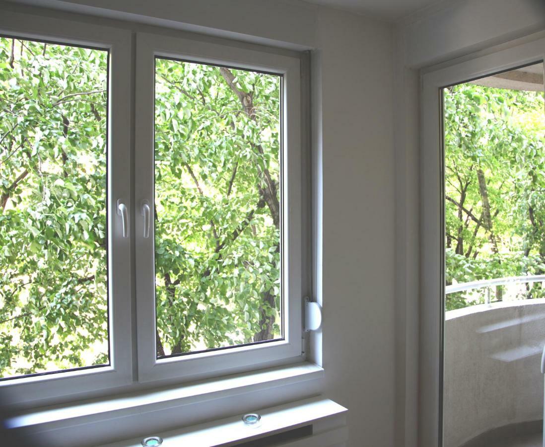 65 Square Meters Designer Apartment In Heart Of City - River View ! Park For Free นิส ภายนอก รูปภาพ